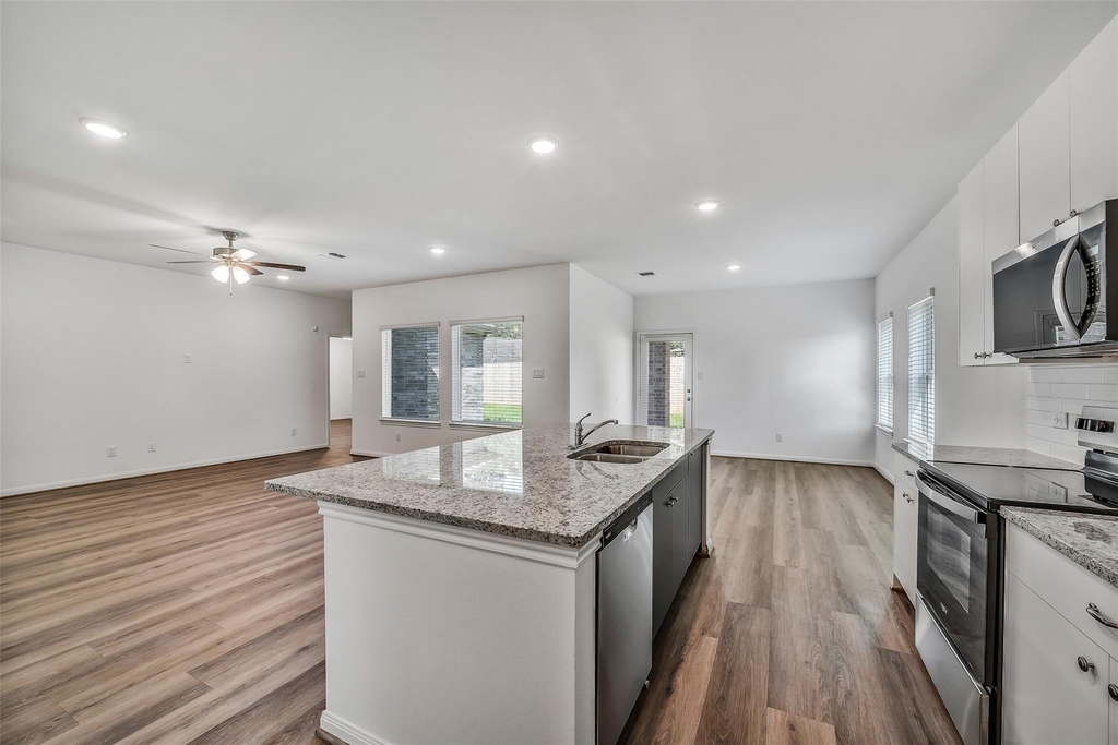 11943 Pondwood Drive - Photo 9