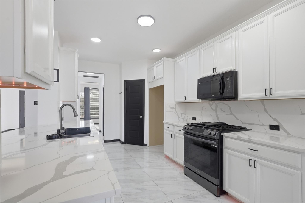 27947 Hendrix Park Drive - Photo 8