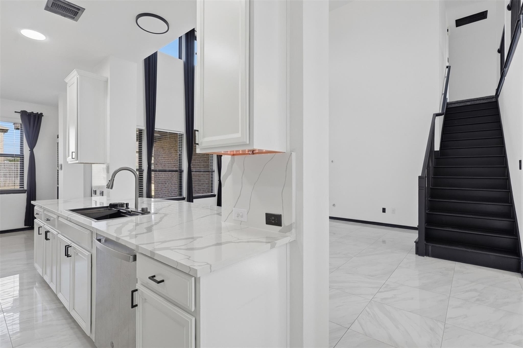 27947 Hendrix Park Drive - Photo 10
