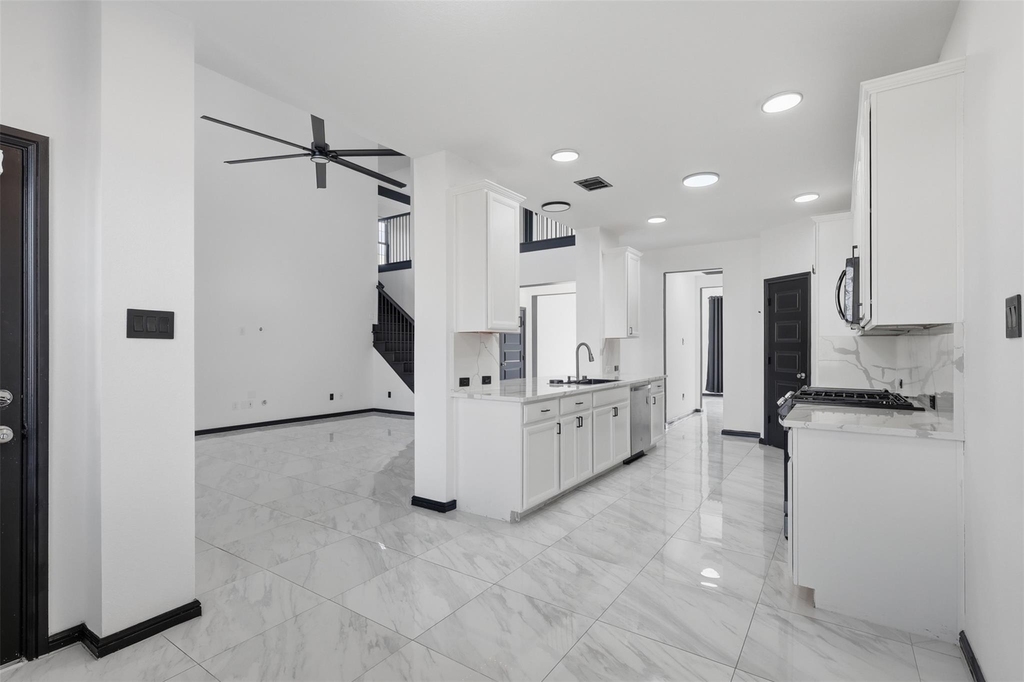27947 Hendrix Park Drive - Photo 9