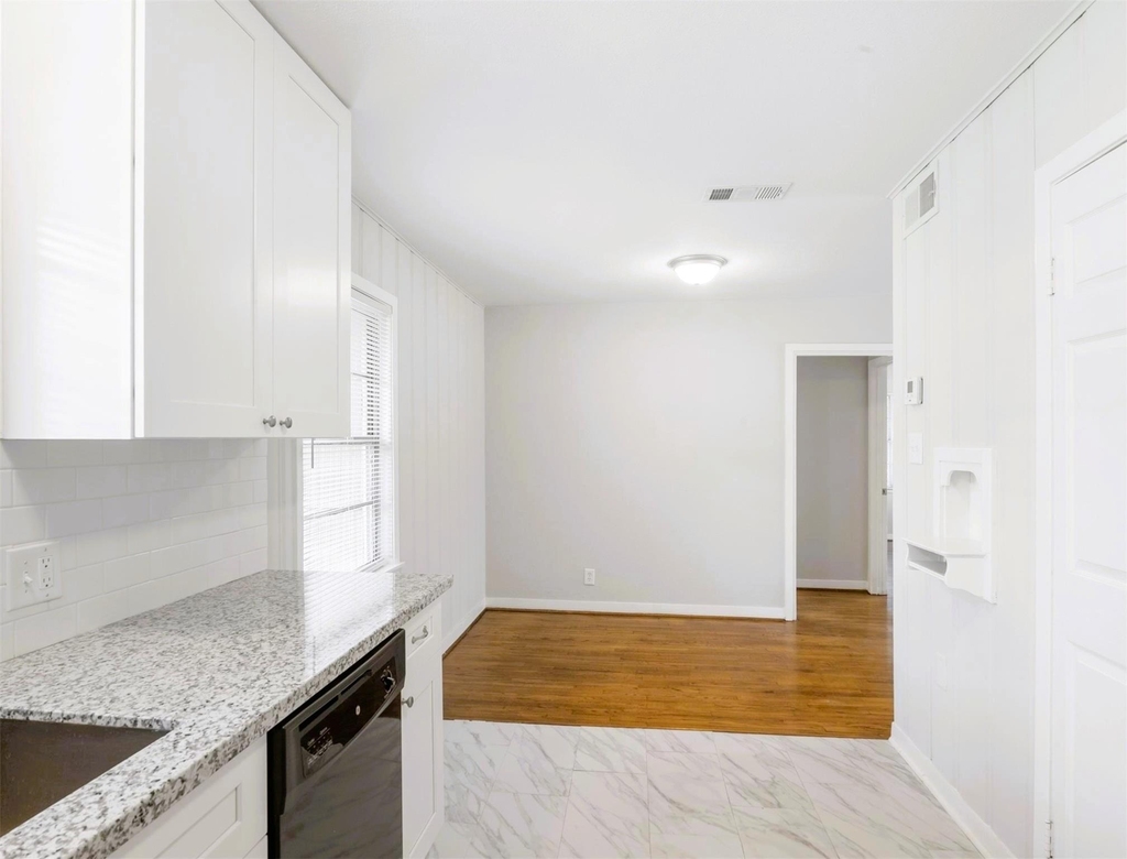7406 Janak Drive - Photo 8