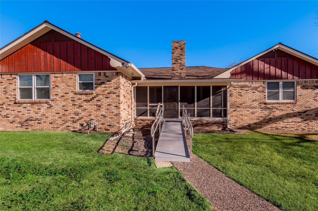 2201 Badger Lane - Photo 24