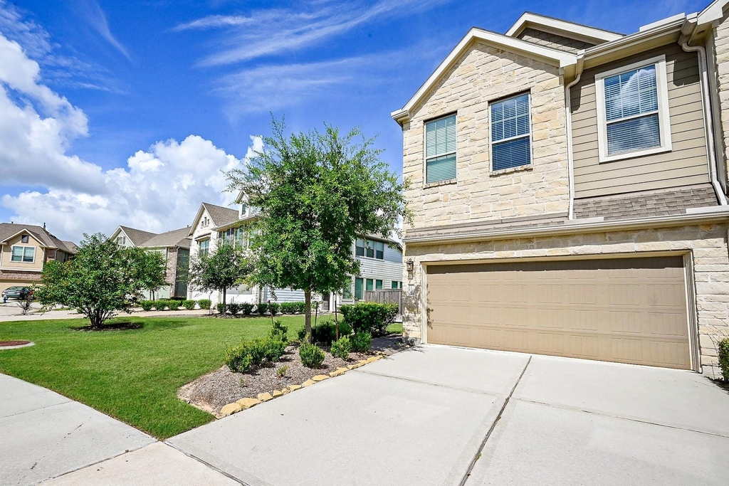 16103 Northern Cardinal Lane - Photo 0