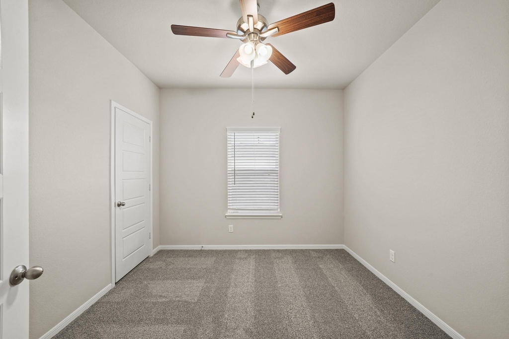 15029 Almeece Street - Photo 7