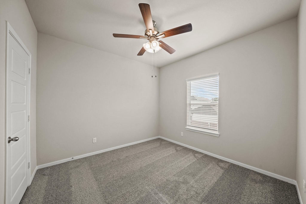 15029 Almeece Street - Photo 9