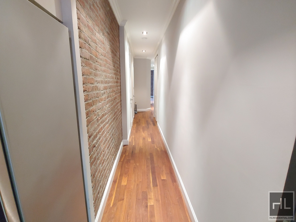 East 116 Street - Photo 2