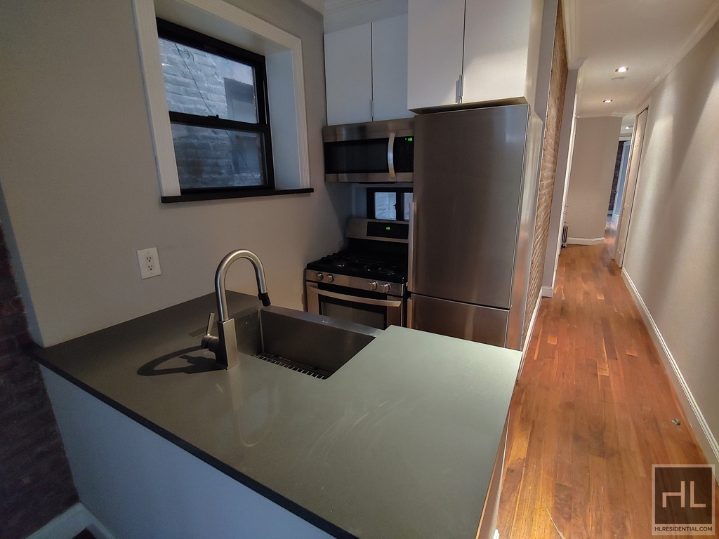 East 116 Street - Photo 3