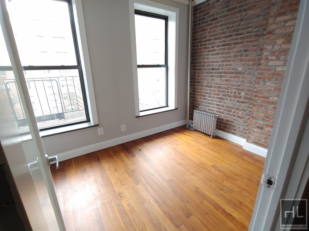 East 116 Street - Photo 1