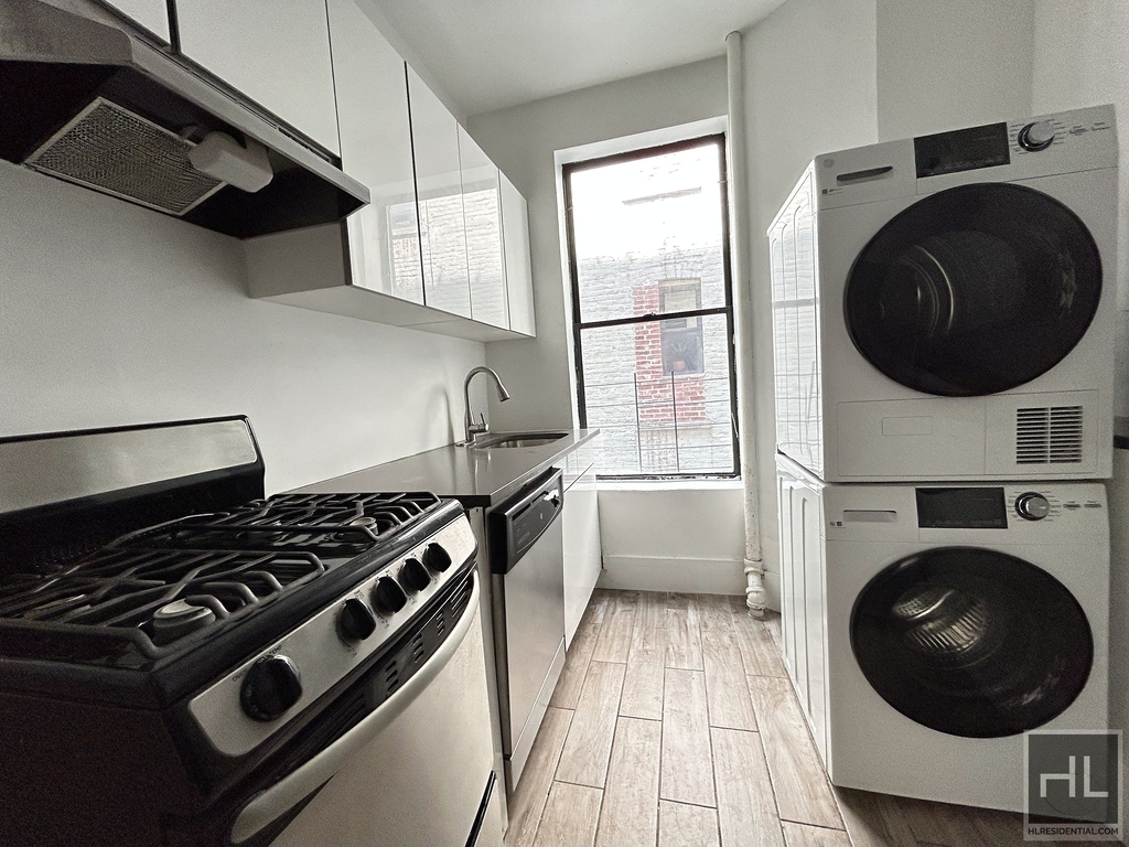West 151st Street - Photo 2