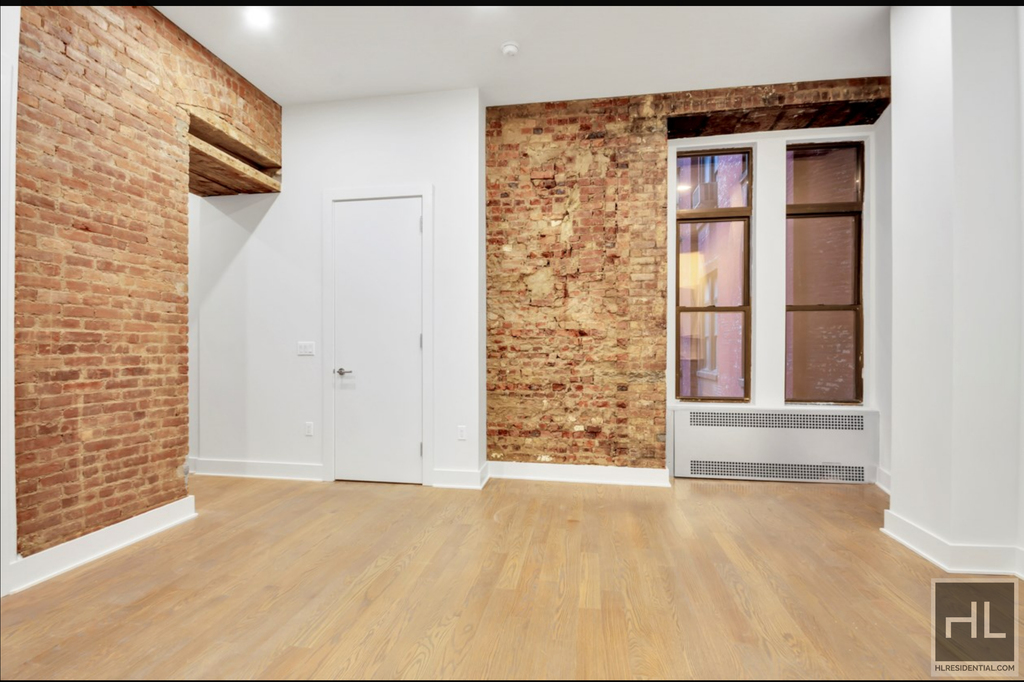 Madison Avenue - Photo 1