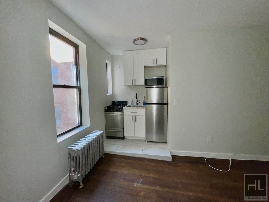 Ash Avenue - Photo 1