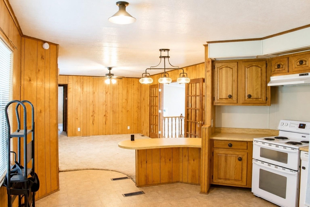 9910 State Highway 156 - Photo 4