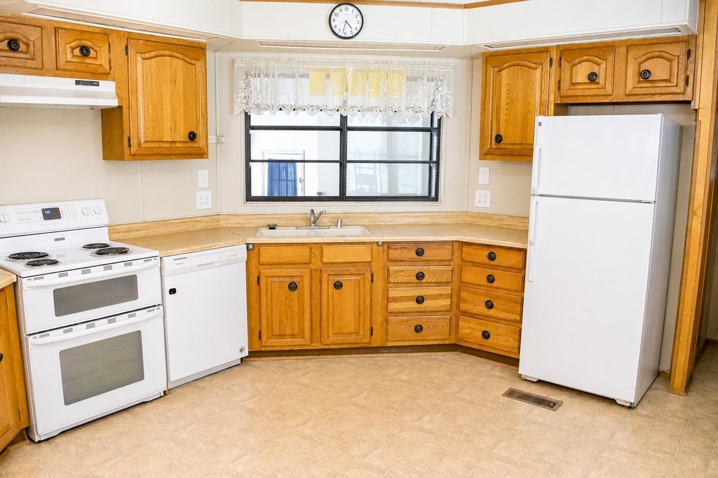 9910 State Highway 156 - Photo 6