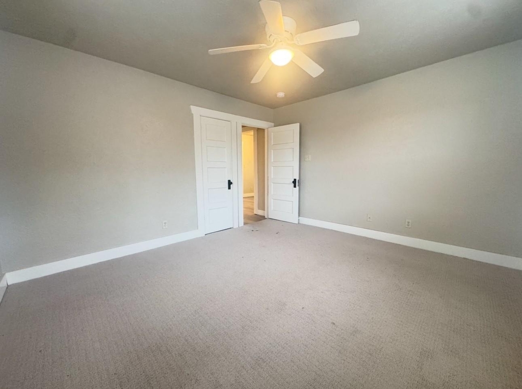 510 W Sixth Street - Photo 9