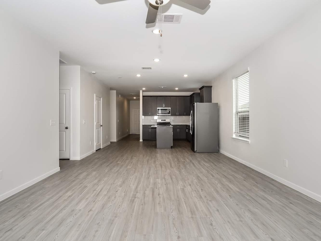 13462 Maltessa Drive - Photo 2