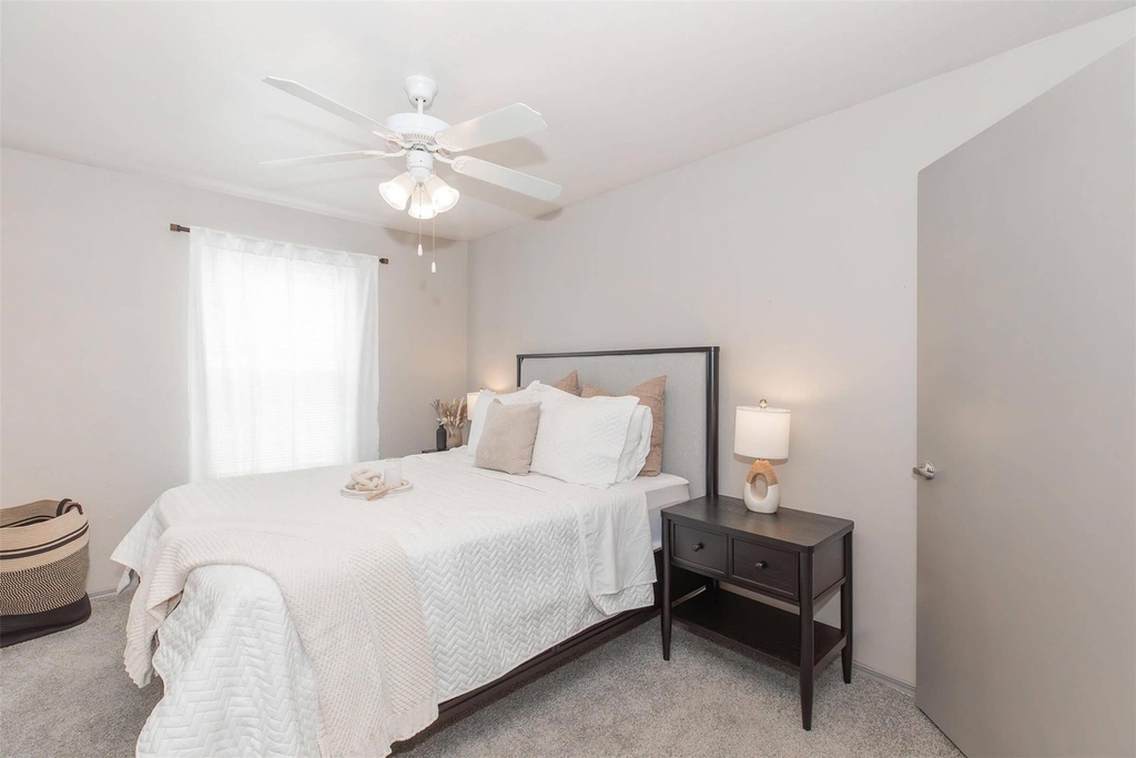 1088 Park Plaza Drive - Photo 13