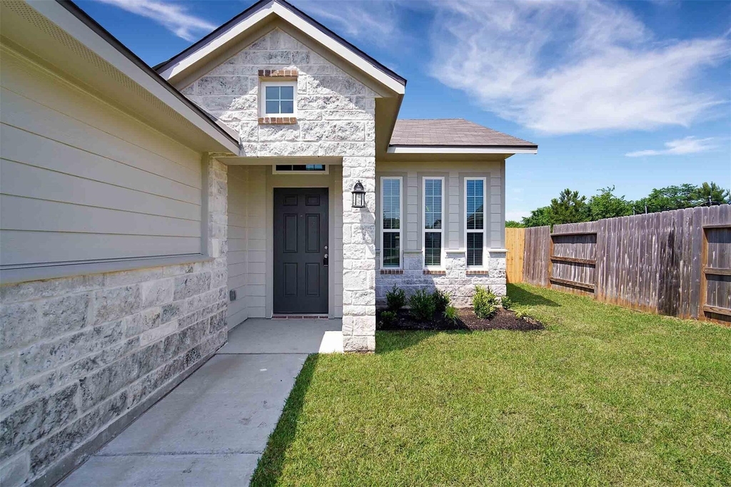 298 Brocks Lane - Photo 0