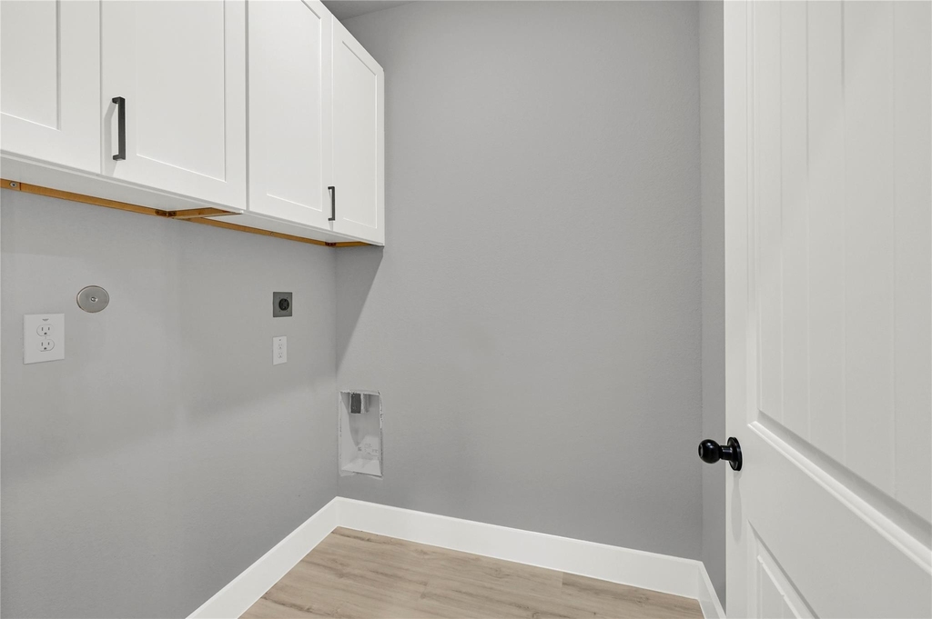 7415 Hezekiah Ln - Photo 3