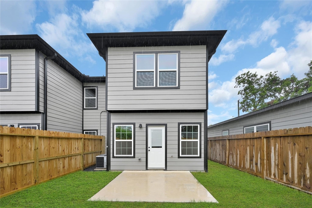 7415 Hezekiah Ln - Photo 4