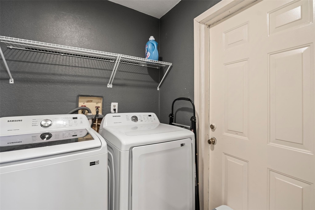 2061 Road 5100 - Photo 10
