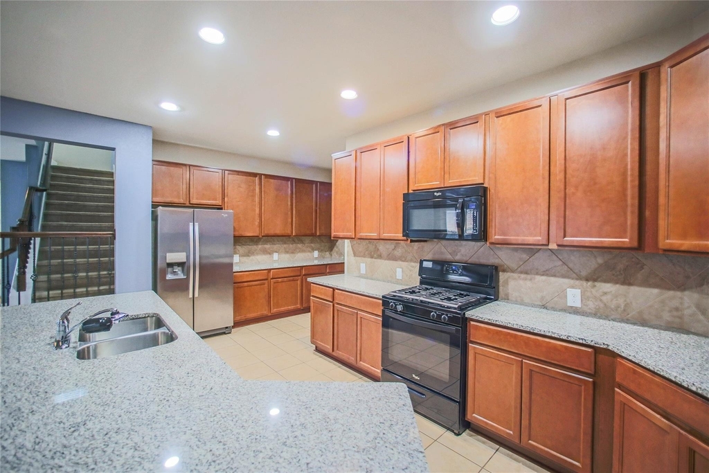 24030 Buffalo Cove Lane - Photo 9