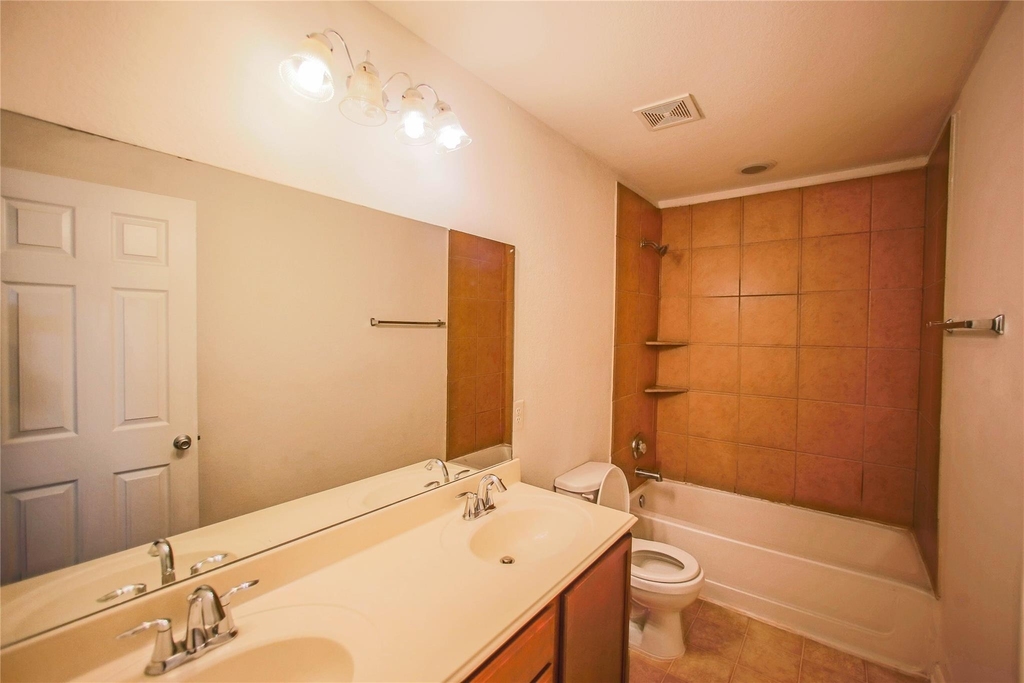 24030 Buffalo Cove Lane - Photo 17