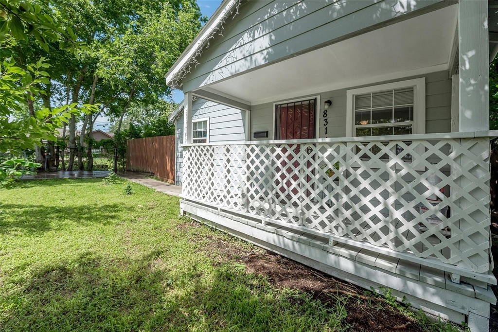 8314 Brandon Street - Photo 3