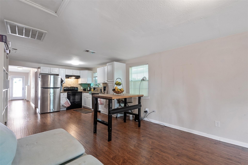 8314 Brandon Street - Photo 11