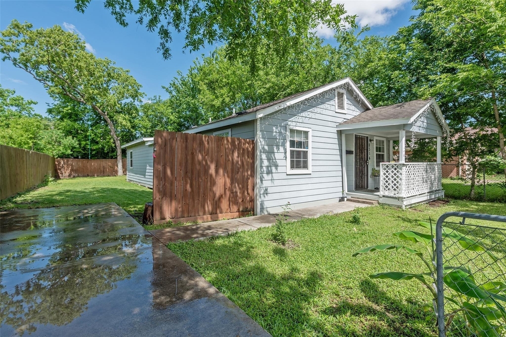 8314 Brandon Street - Photo 2