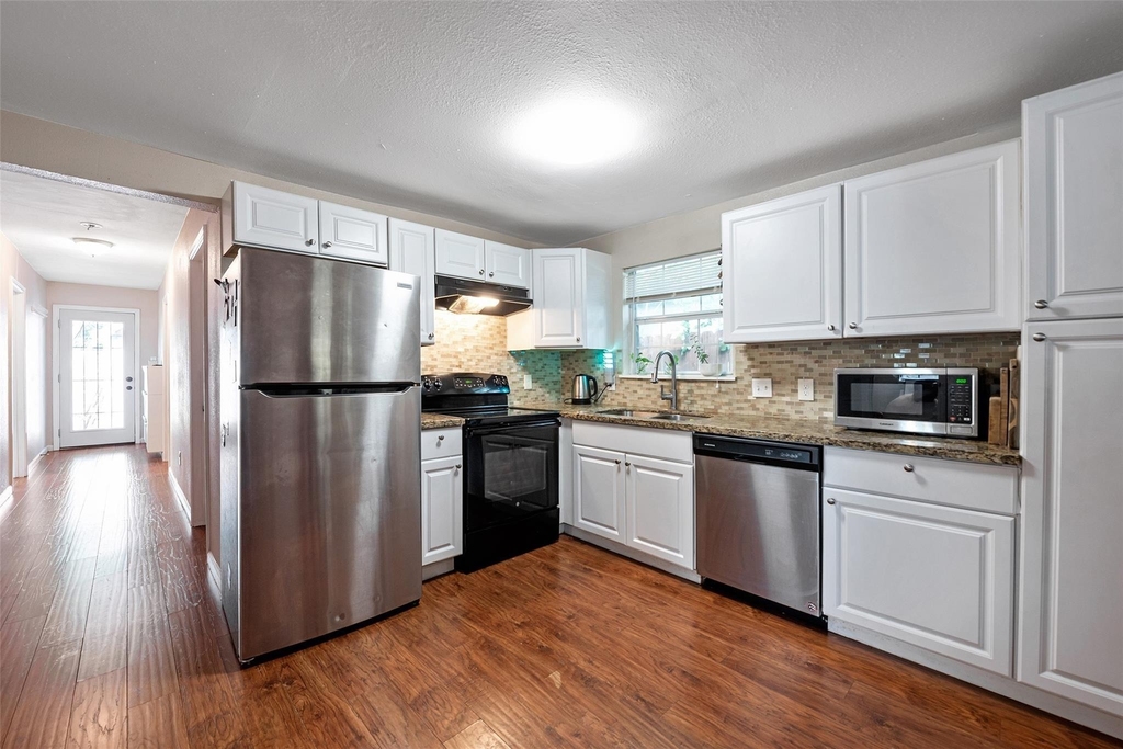 8314 Brandon Street - Photo 15