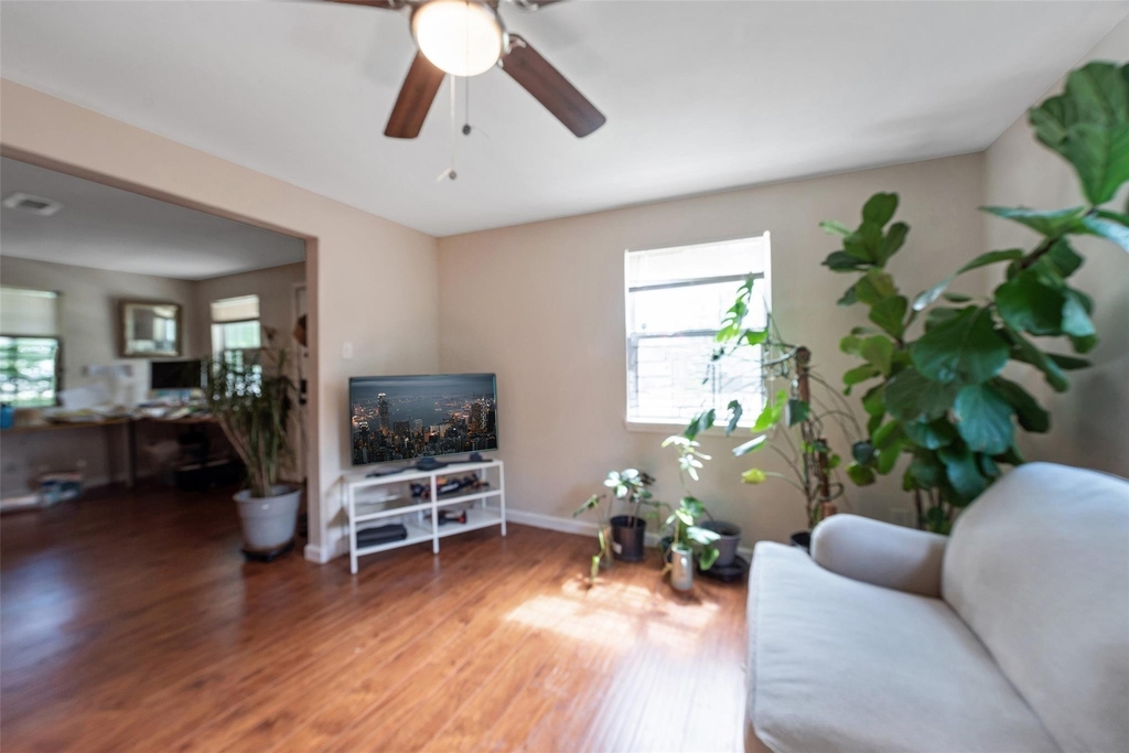 8314 Brandon Street - Photo 9