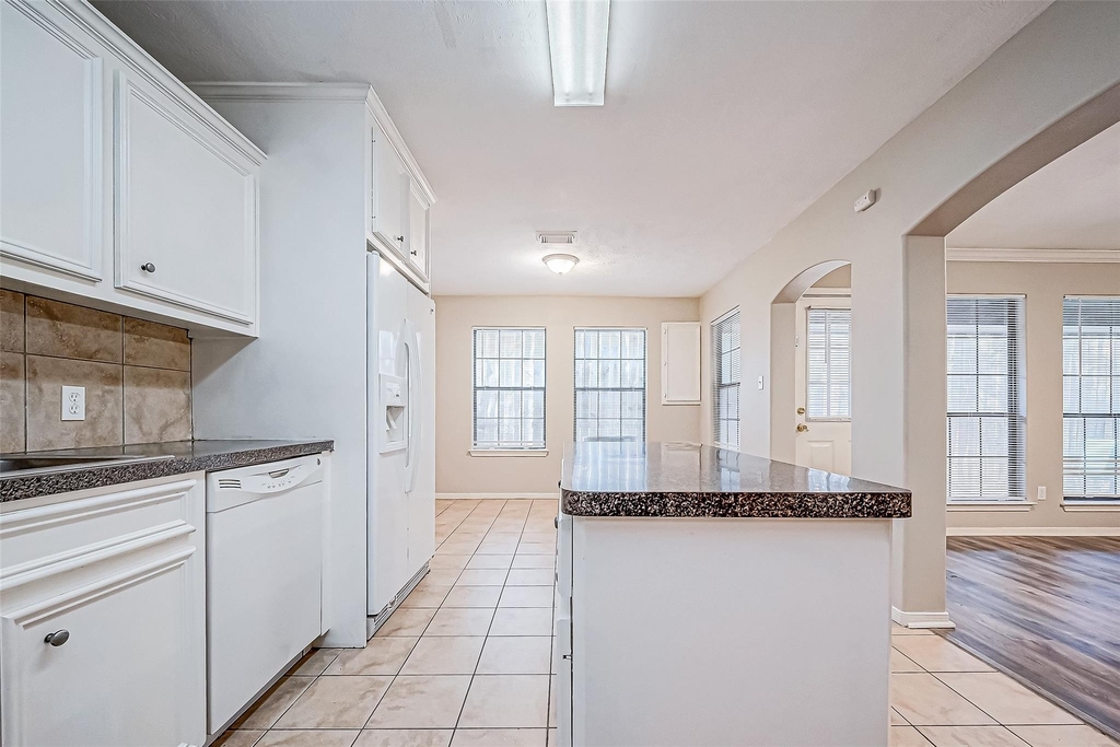 10043 Morocco Road - Photo 12