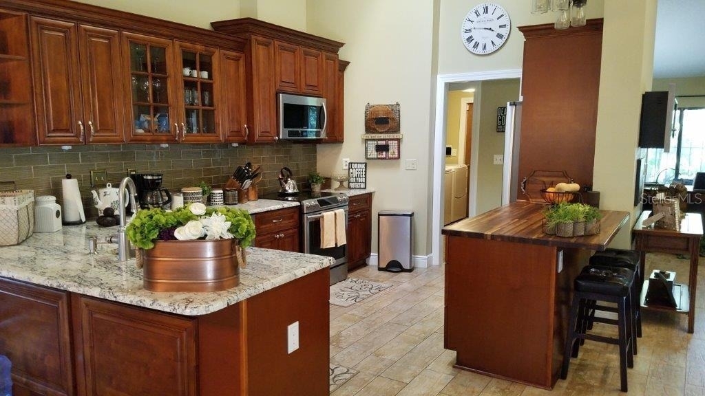 392 Lakeview Terrace - Photo 2