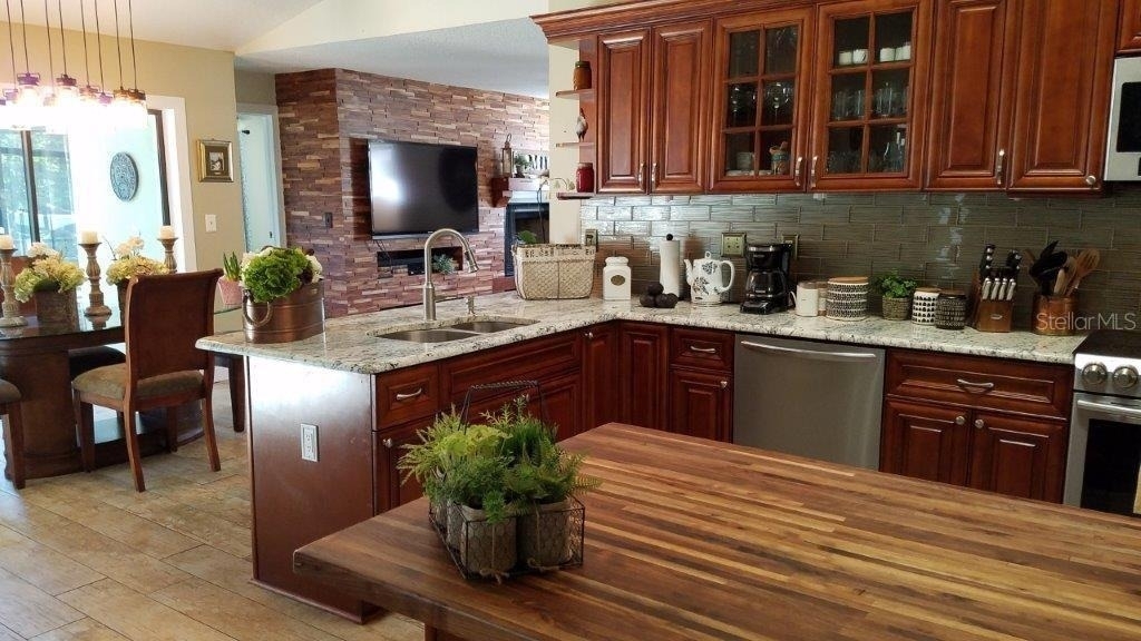 392 Lakeview Terrace - Photo 3