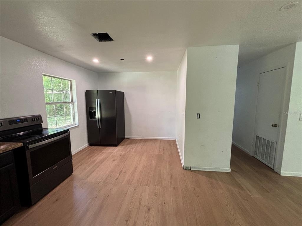 205 S Chandler Avenue - Photo 5