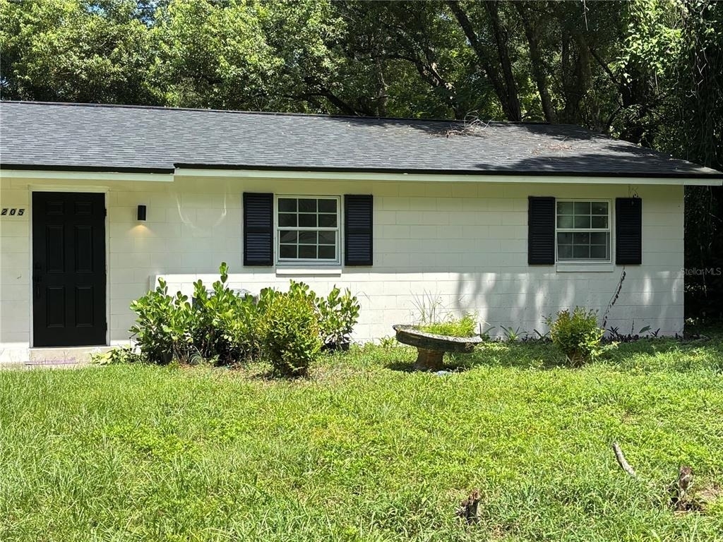 205 S Chandler Avenue - Photo 0