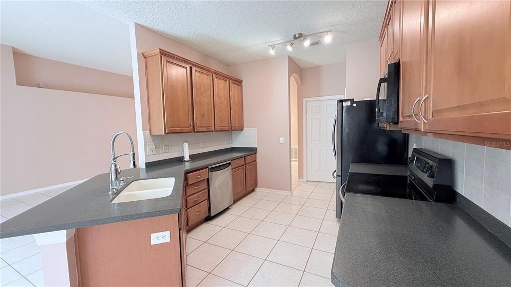 4712 Mapletree Loop - Photo 7