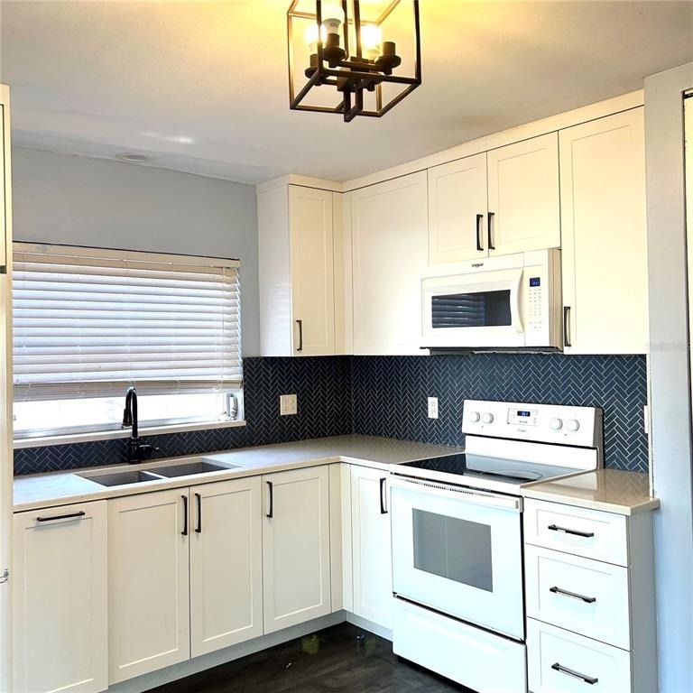 2152 Greenbriar Boulevard - Photo 8