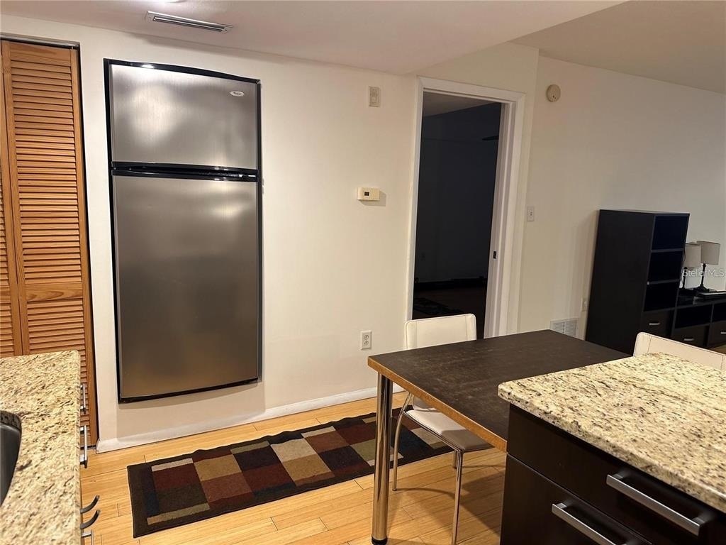 701 S Madison Avenue - Photo 4