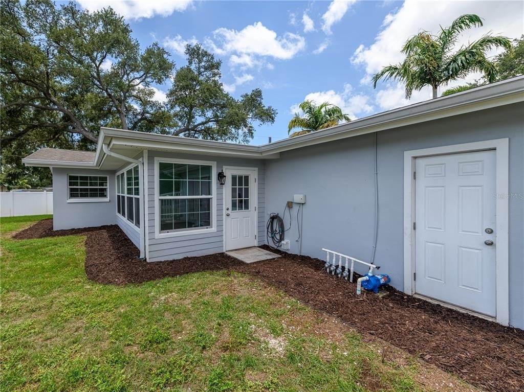 1661 Algonquin Drive - Photo 23