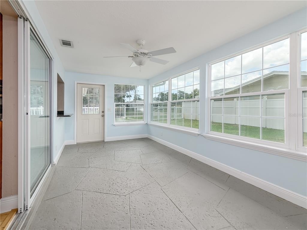 1661 Algonquin Drive - Photo 2