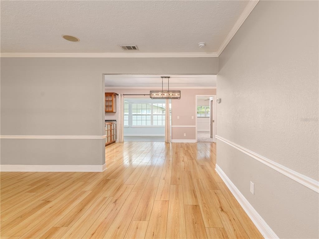 1661 Algonquin Drive - Photo 3