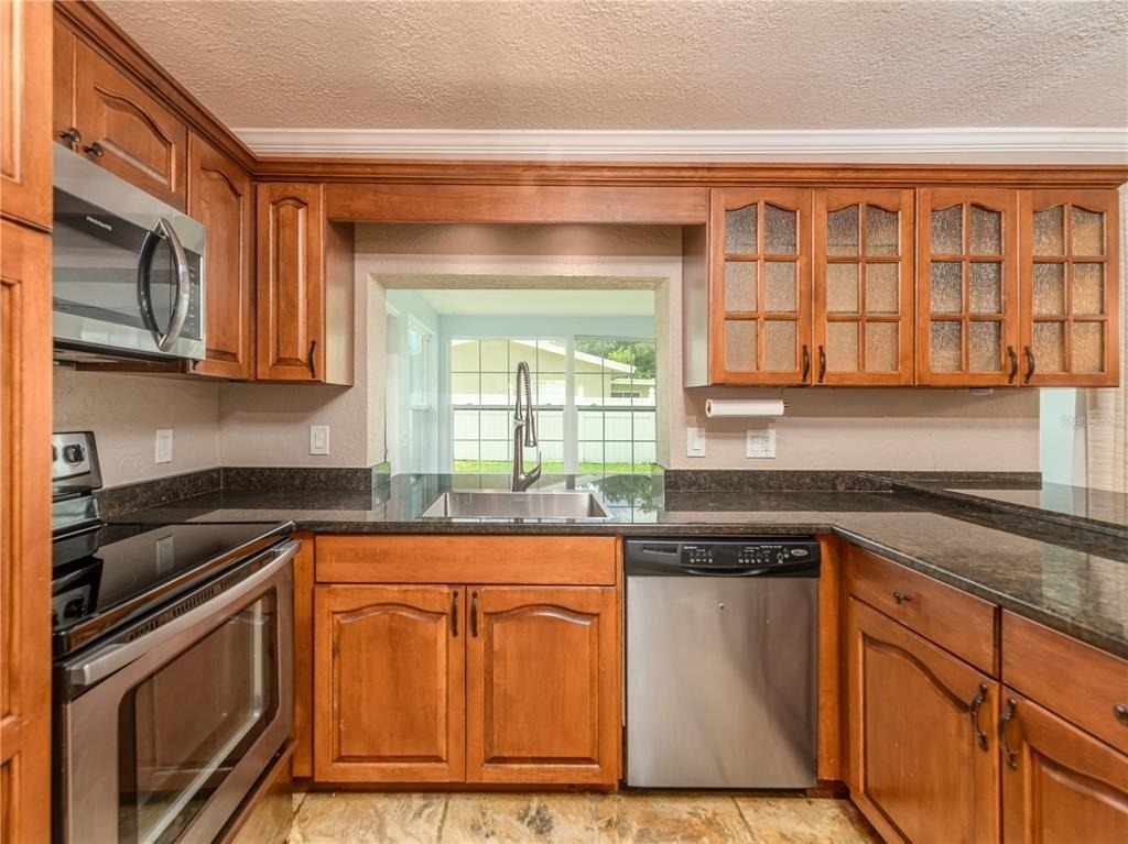 1661 Algonquin Drive - Photo 9