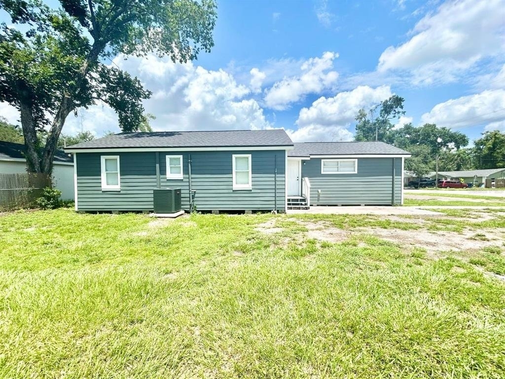 8004 N Marks Street - Photo 25