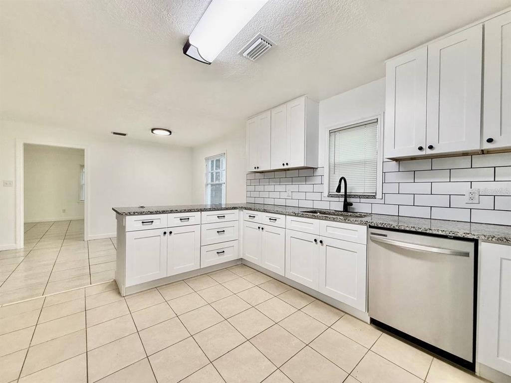 8004 N Marks Street - Photo 12
