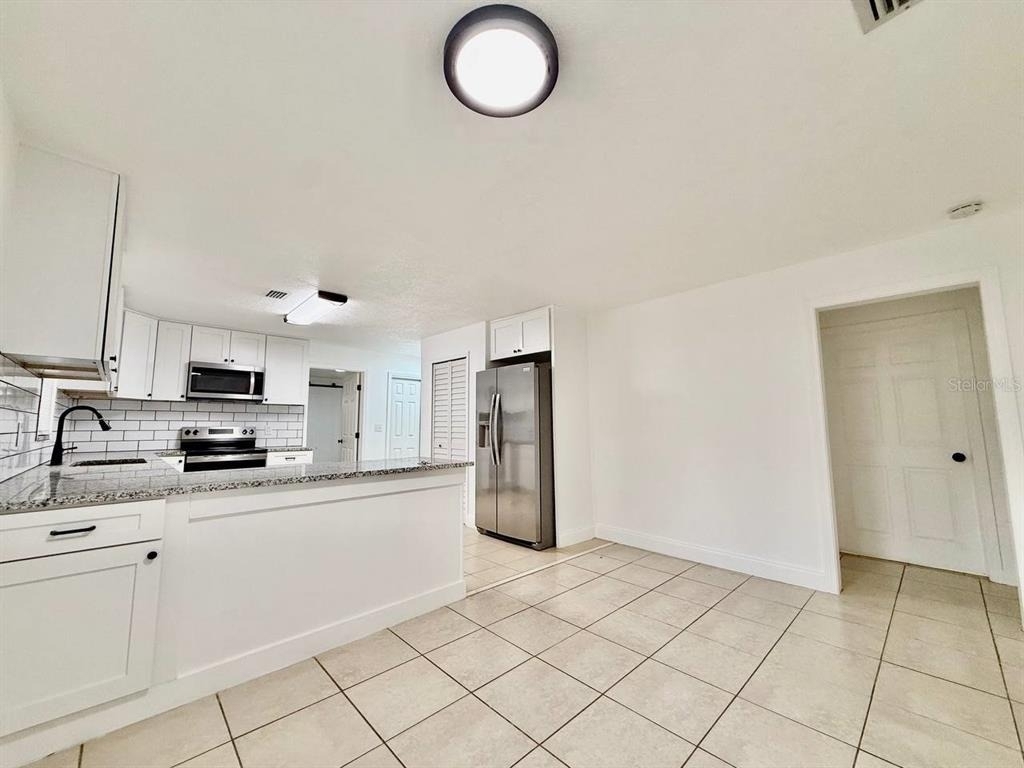 8004 N Marks Street - Photo 8