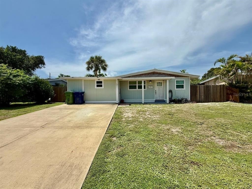 4406 W Trilby Avenue - Photo 0