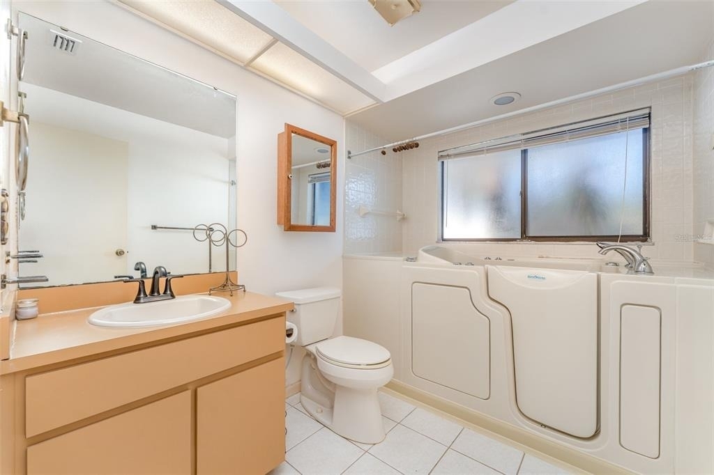 4240 Creekwood Lane - Photo 3