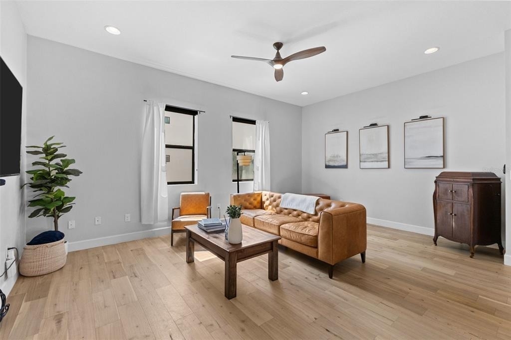 401 N Oregon Avenue - Photo 9