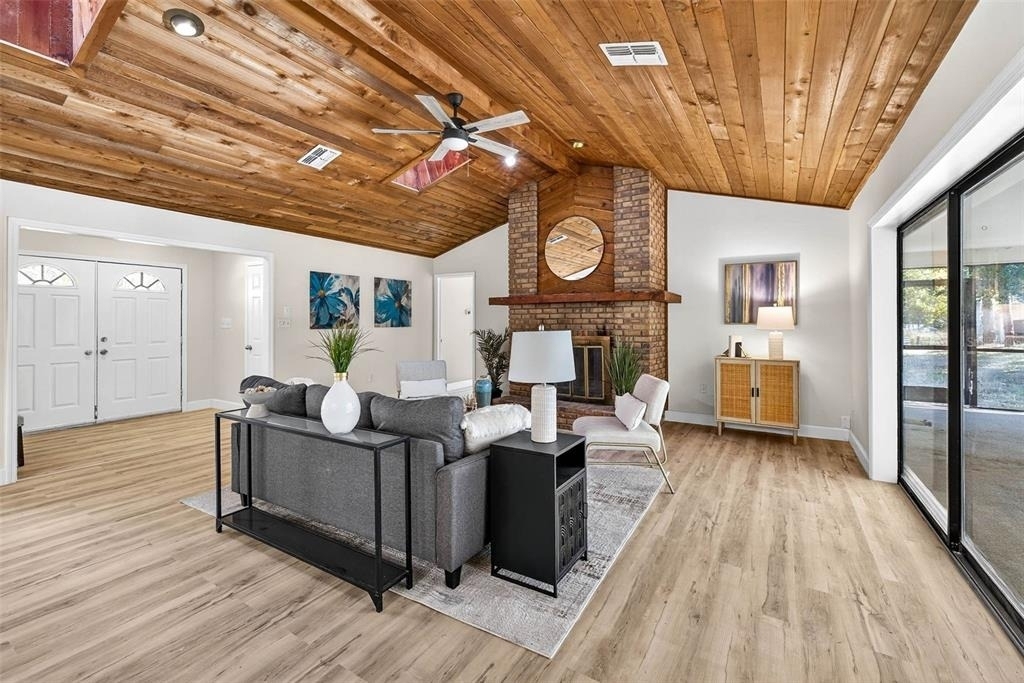 14252 Trinity Road - Photo 2